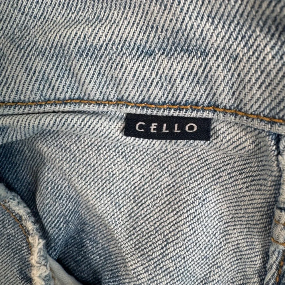 Cello Light Wash Straight Leg Jeans Distressed High Rise‎ Y2K Grunge Streetwear